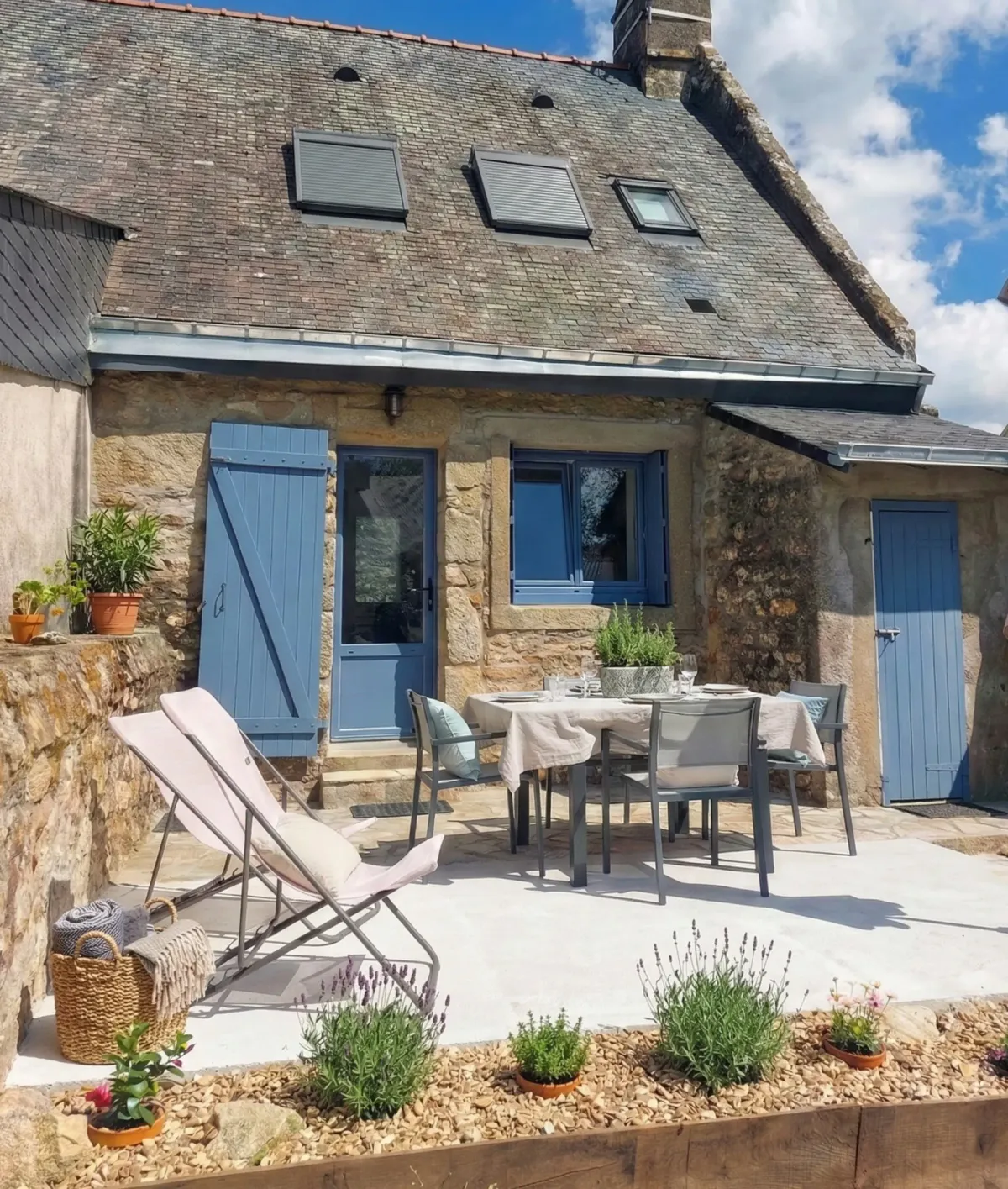 Maison bretonne rénovée Île-d'Arz - Espace ouvert rez-de-chaussée avant après travaux